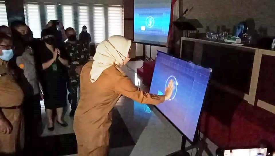 Bupati Inhu Luncurkan Aplikasi Klinik Bunda dan Simpel