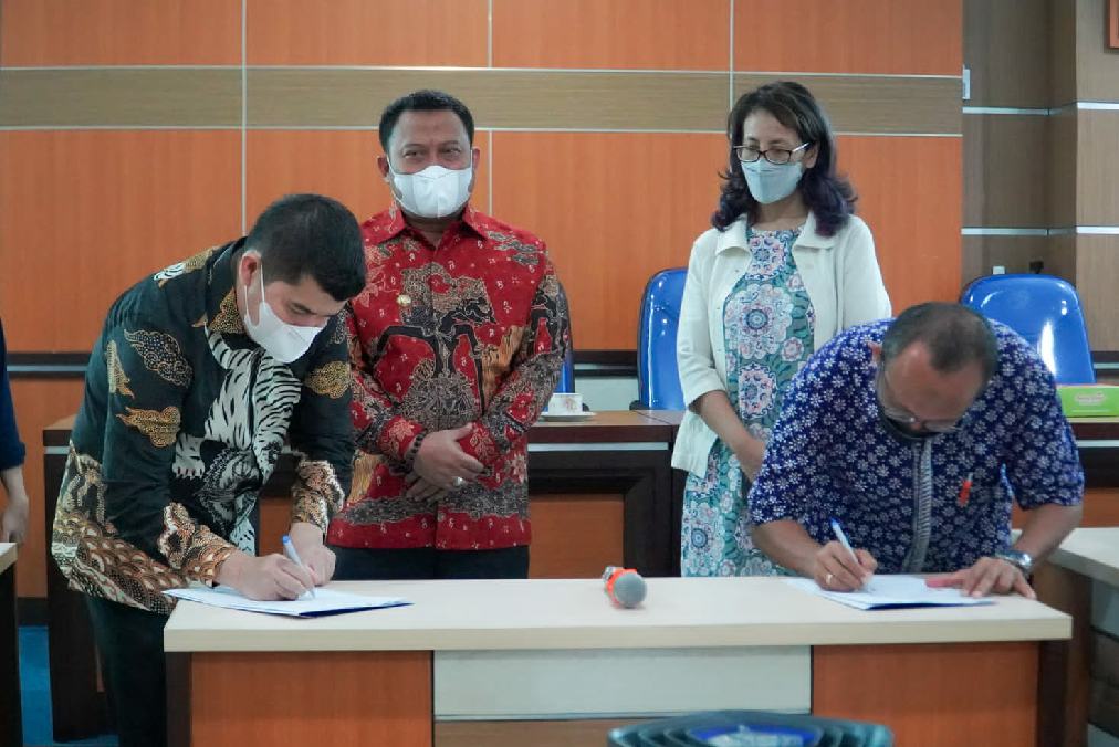 Pemkab Kampar Tanda Tangani MoU dengan UGM Yogyakarta