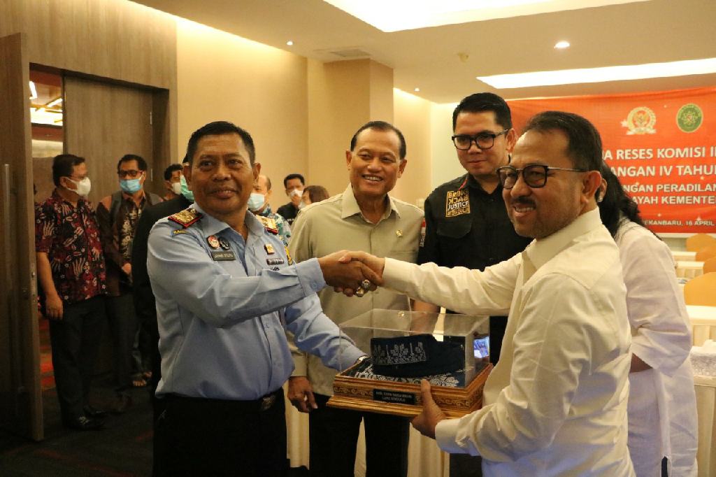 Reses Komisi III DPR RI ke Riau, Bahas Penanganan WNA dan Pengendalian Narkoba dari Balik Penjara