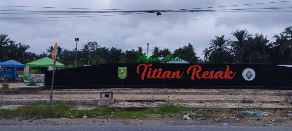 Pembangunan Alun-alun Desa Titian Resak Belum Sepenuhnya Selesai