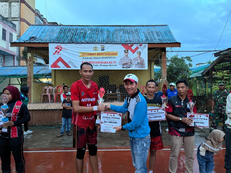 Turnamen Voli Hari Bhayangkara ke-79: 48 Tim Berlaga, KAKEK MERAH dan PS FC Sabet Juara di Kateman