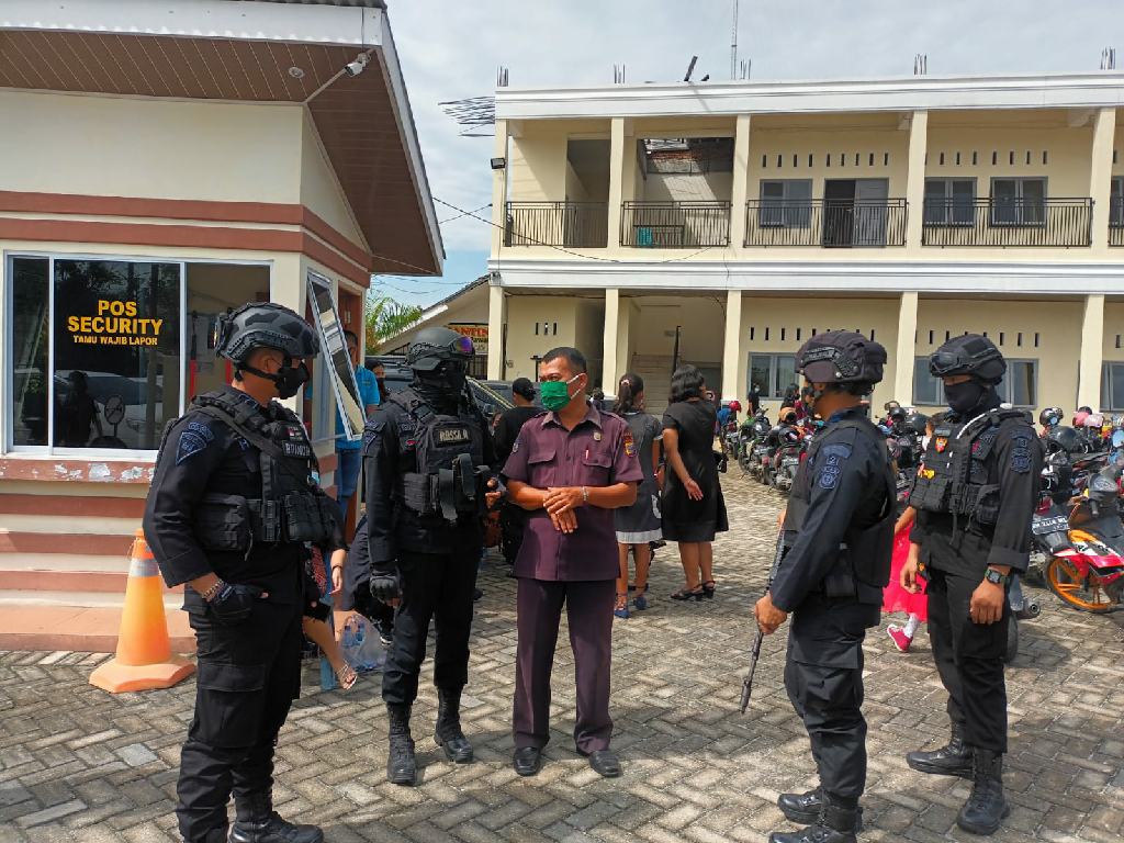 Jajaran Sat Brimob Polda Riau Laksanakan Patroli Dalam Rangka Perayaan Paskah