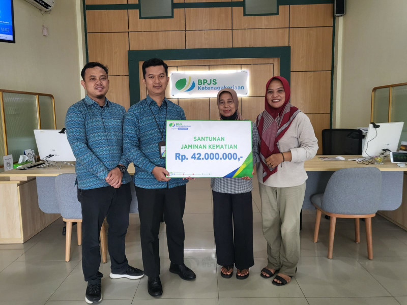 BPJS Ketenagakerjaan Serahkan Santunan Jaminan Kematian Kepada Keluarga Fotograper Pernikahan