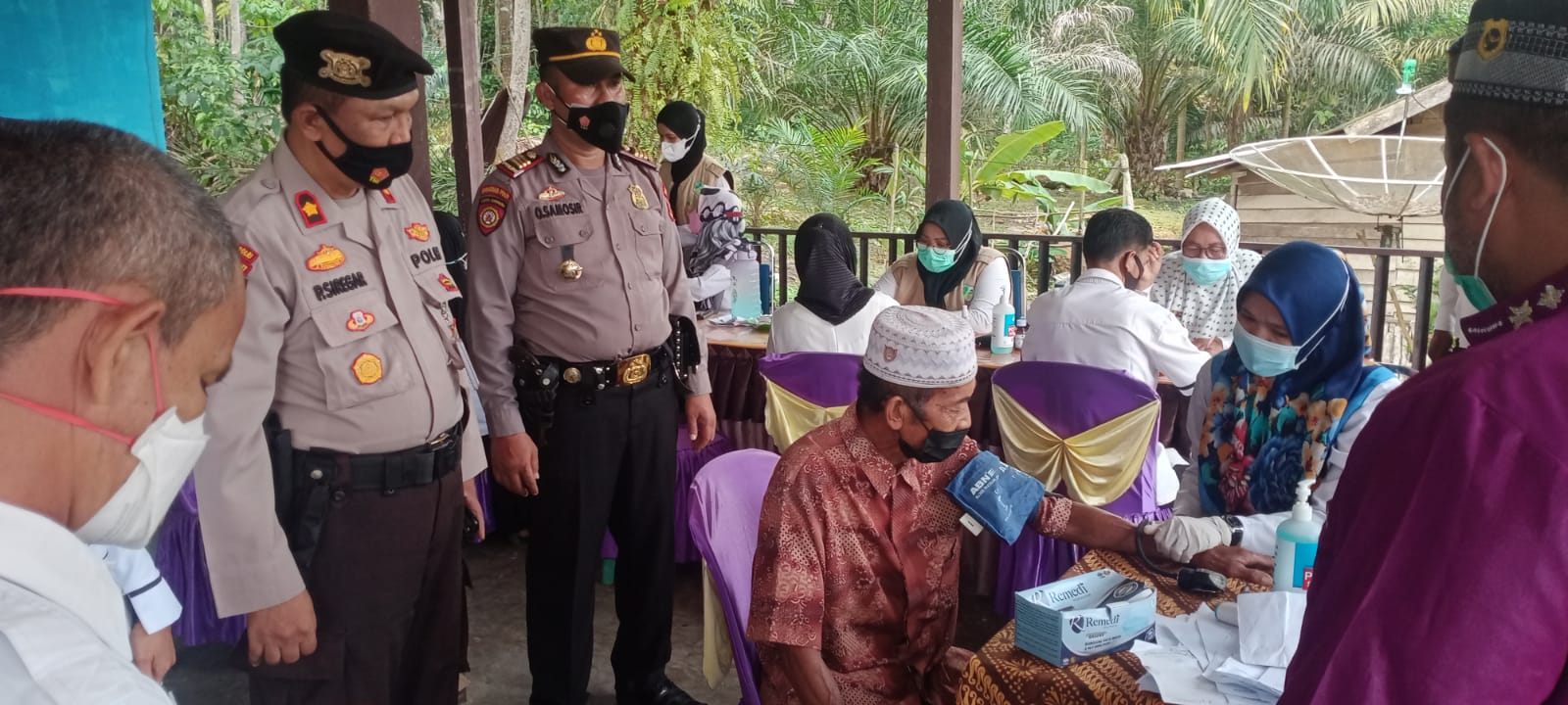 Dir PAM Obvit Polda Riau Tinjau Vaksinisasi Covid-19 Serentak di Kelayang