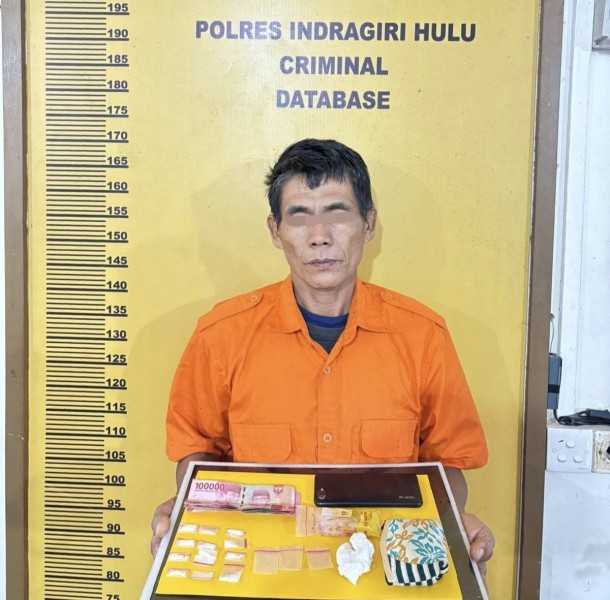 Kasat Narkoba Pimpin Penyergapan Di Air Molek, Hasilnya 12 Paket Sabu Dalam Dompet