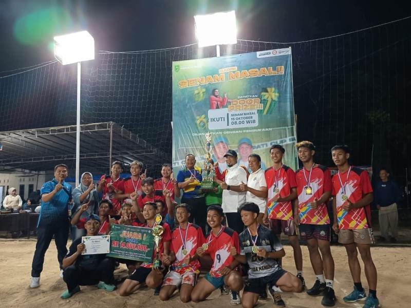 Bupati Inhu Tutup Turnamen Voli Ball Bupati Cup Peranap 2025, Tim Putra Kecamatan Seberida Juara 1