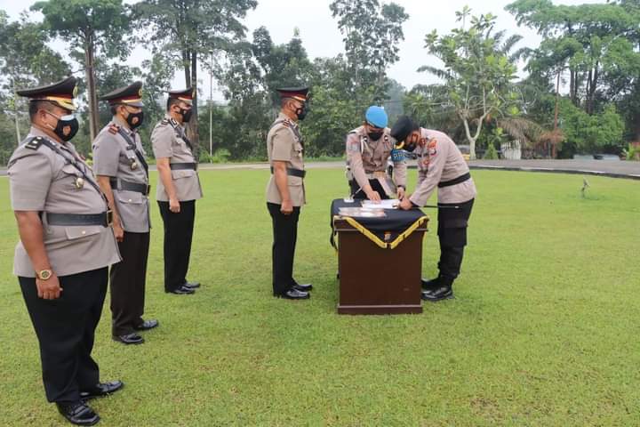 Kapolres Kuansing Pimpin Apel Sertijab 3 PJU Polres Kuansing