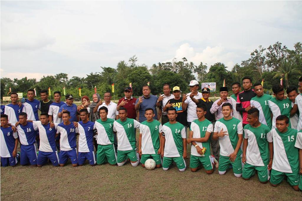 Yopi Sumbangkan Rp30 Juta Pada Turnamen Sepakbola Mekong Cup ke- XIV di Meranti