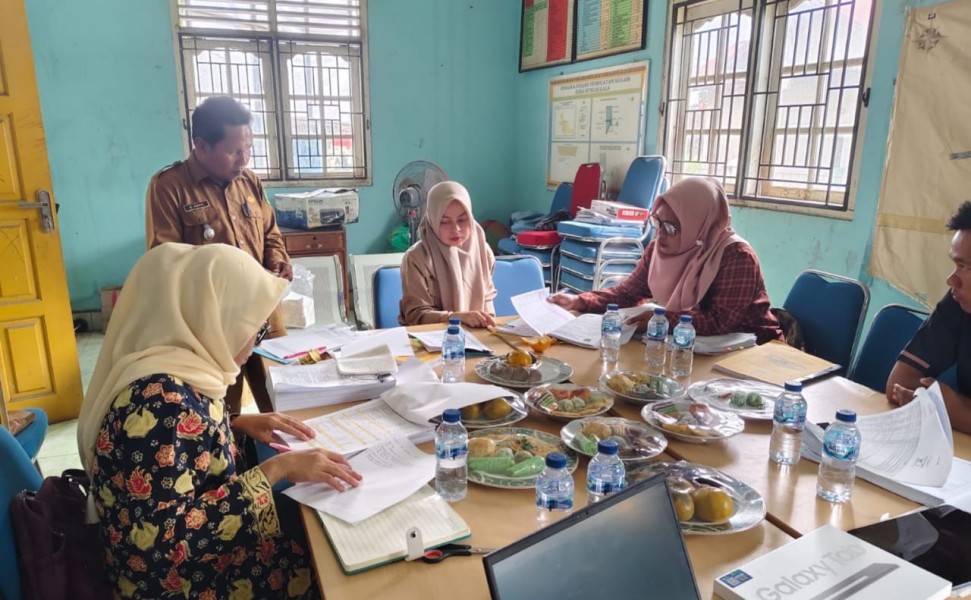 Monitoring Dana Desa, Camat Sungai Lala Dorong Tata Kelola yang Tertib dan Sesuai Regulasi