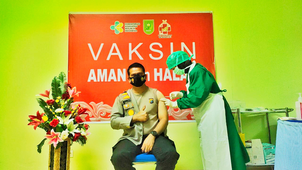 Vaksinasi Covid-19 Terakhir, Wajah Kapolres Inhu Makin Cerah