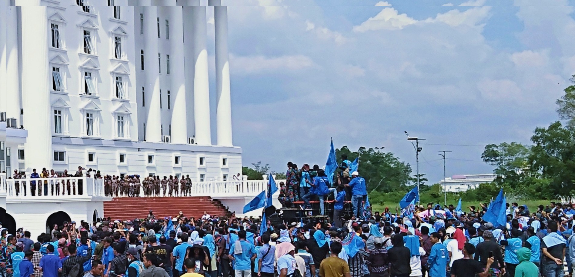 Ribuan Massa F.SPTI - K.SPSI Kubu Fuad Demo Kantor Bupati, Kapolres Beberkan Hasilnya
