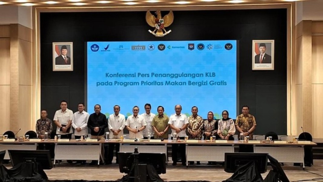 Pemerintah Evaluasi Seluruh Koki Program Makanan Bergizi Gratis Usai Keracunan Massal