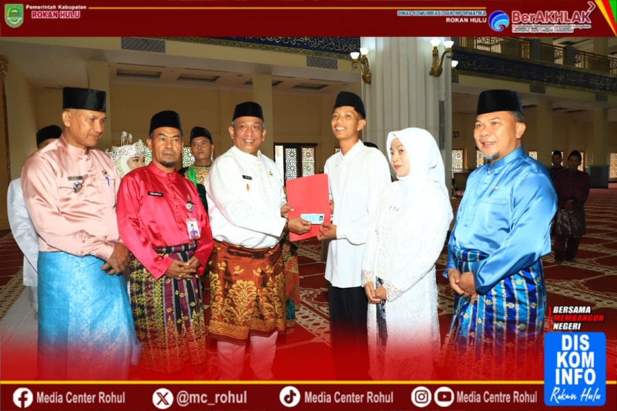 Meriahkan HUT ke-80 RI di Rohul, 20 Pasang Pengantin Resmi Bersatu di Masjid Agung Islamic Center