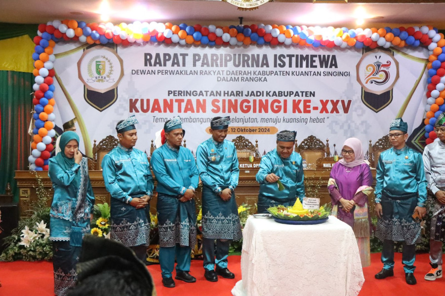Kapolres Kuansing Hadiri Rapat Paripurna Istimewa DPRD Kab. Kuansing Dalam Rangka Memperingati Hari Jadi Ke-25 Kabupaten Kuansing