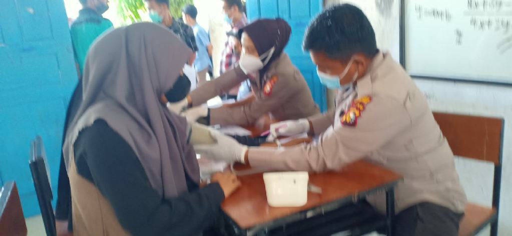 Gerai Vaksin Polres Kampar Gelar Vaksinasi di Ponpes Daarun Nahdhah Thawalib Bangkinang