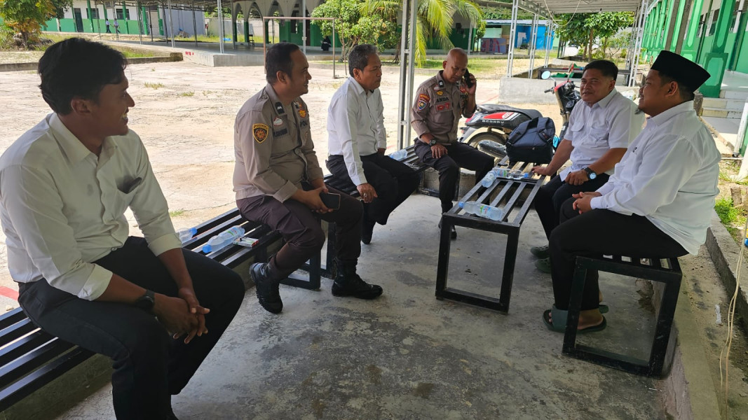 Sambangi Ponpes Modern Syamsuddin, Ini Himbauan yang Disampaikan Kanit Intelkam Polsek Seberida