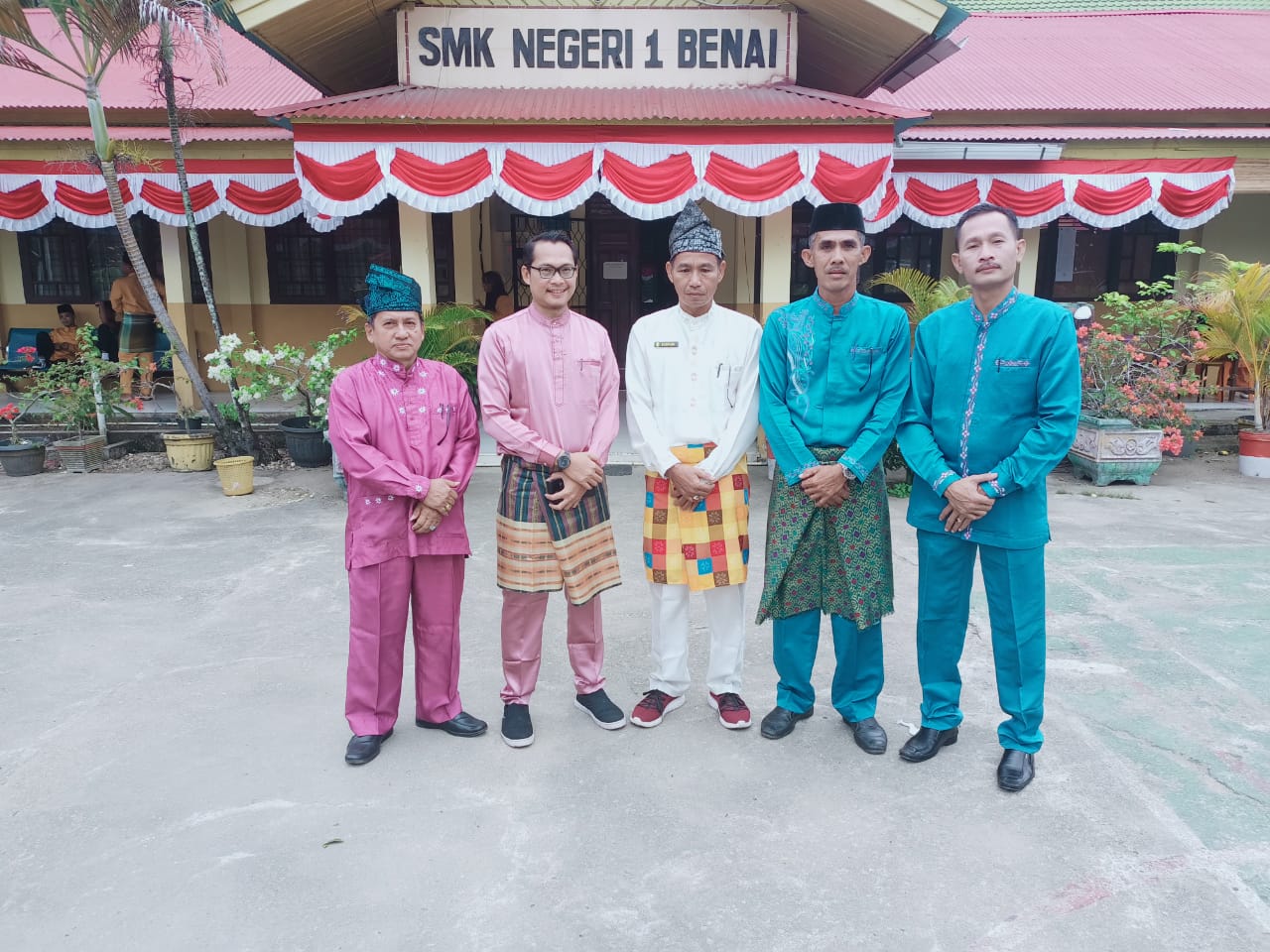 HUT Provinsi Riau Ke-65 dan HUT RI ke-77  SMK Negeri 1 Benai  Gelar Berbagai Macam Perlombaan