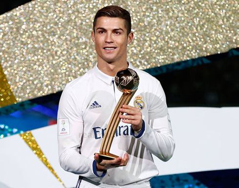 Ronaldo Dinobatkan Raja Media Sosial 2016