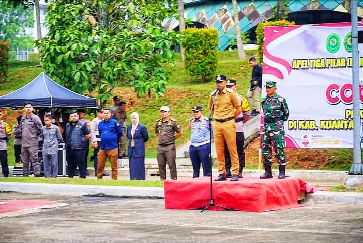 Hadiri Apel Tiga Pilar  ( Bhabinkamtibmas, Babinsa, Dan Lurah / Kepala Desa ) Pjs Bupati  Perkuat Sinergitas Dalam Mewujutkan Pilkada Damai