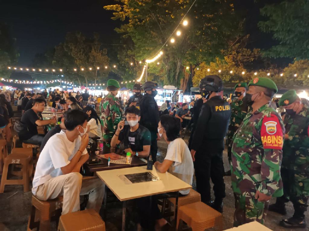 TNI-Polri Patroli Garnizun Dalam Rangka Pengamanan Ramadhan Tahun 2022