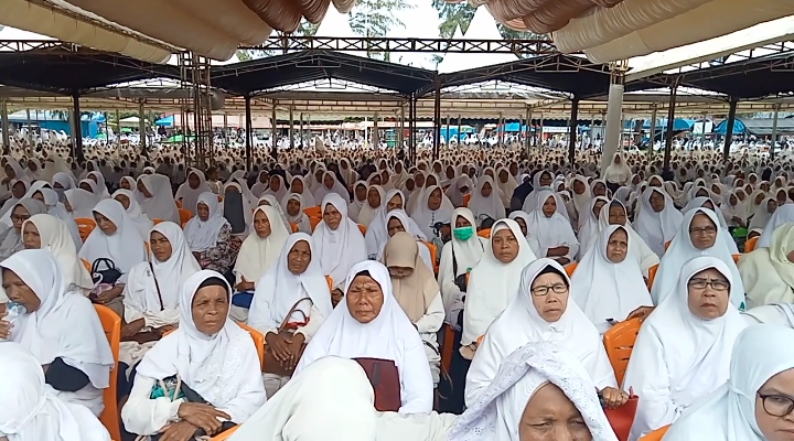 Puluhan Ribu Jamaah Gelar Zikir dan Doa Bersama Peringati Haul Siru Mutabdin Ke 5 di Pidie Jaya Aceh