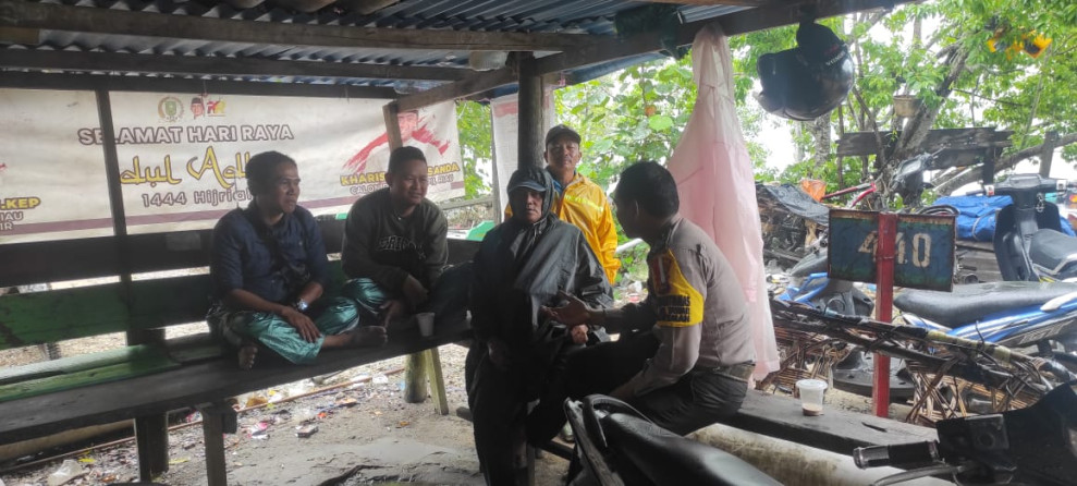 Personil Polsek Kateman Terus Sosialisasikan Pemilu Damai Hingga Pelosok Desa