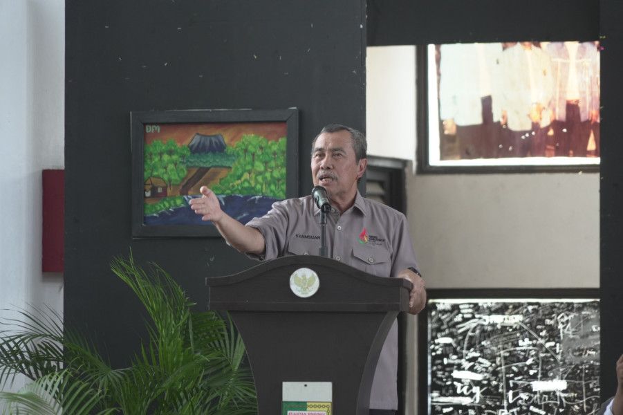 Kunjungan Kerja Ke Kuansing Gubernur Syamsuar Serahkan 410 SK PPPK Guru