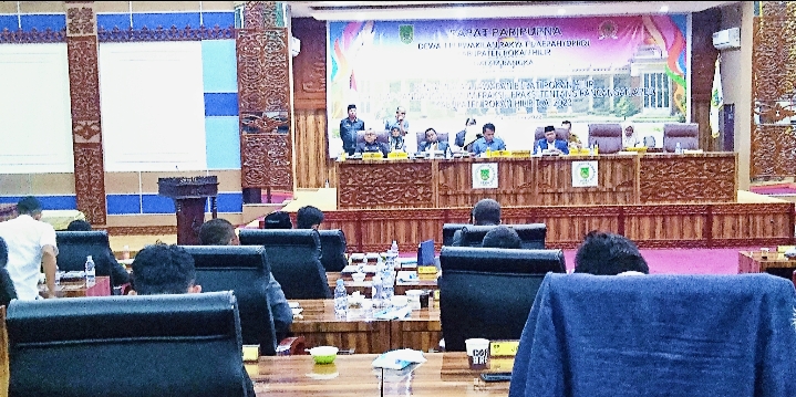 Fraksi-Fraksi DPRD Rohil Sampaikan Pandangan Umum Ranperda APBD