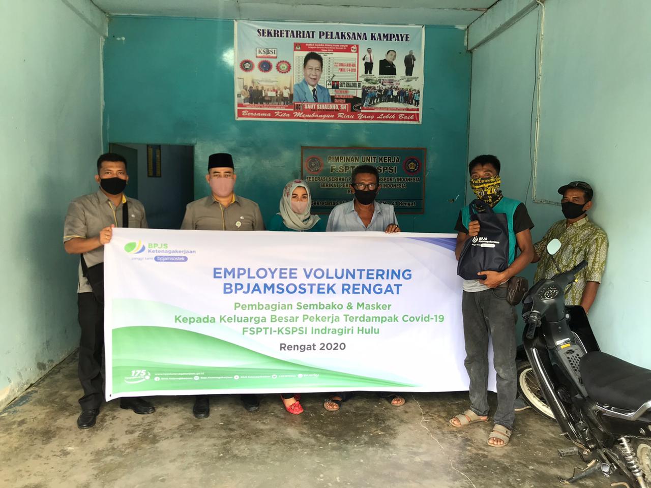 Gelar Employee Volunteering, BPJAMSOSTEK Rengat Salurkan Bantuan Masker dan Sembako