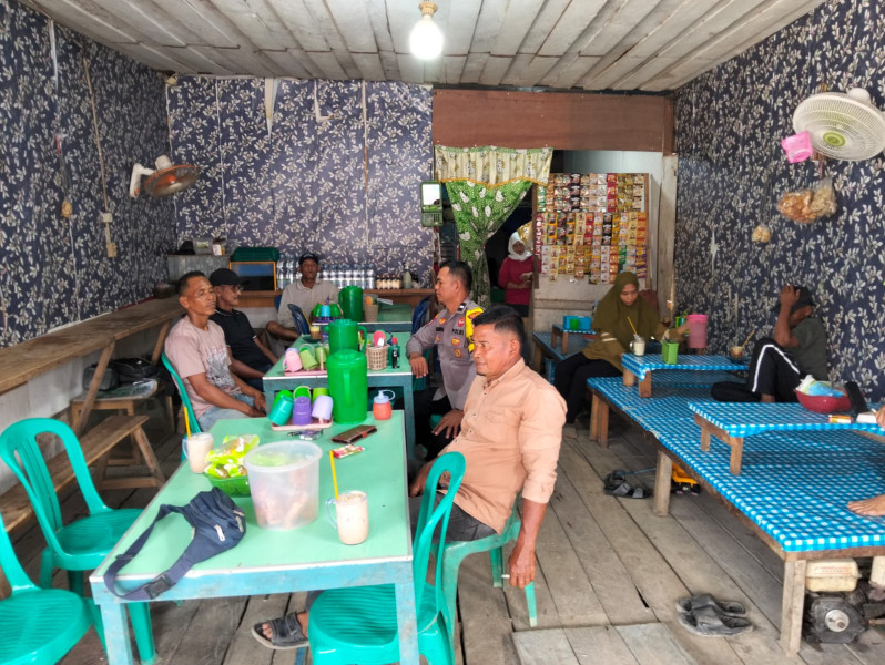 Bhabinkamtibmas Aipda Muharram, Ajak Warga Tetap Jaga Kesatuan Jelang Pilkada Serentak