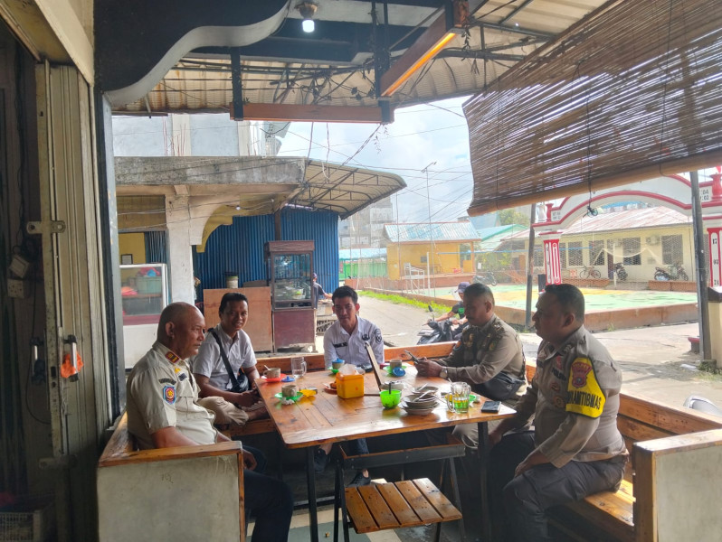 Polsek Kateman Rutin Koordinasi dengan Sekcam untuk Wujudkan Pilkada Damai 2024