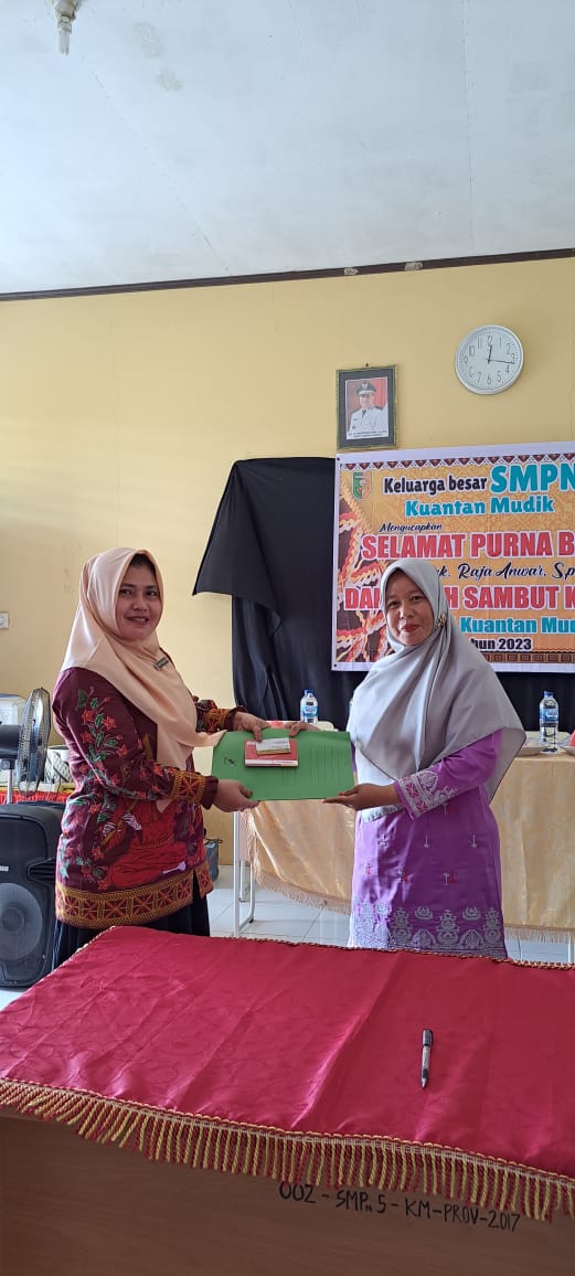 Tingkatkan Mutu Pendidikan SMPN 5 Kuantan Mudik Gelar Sertijab Kepsek