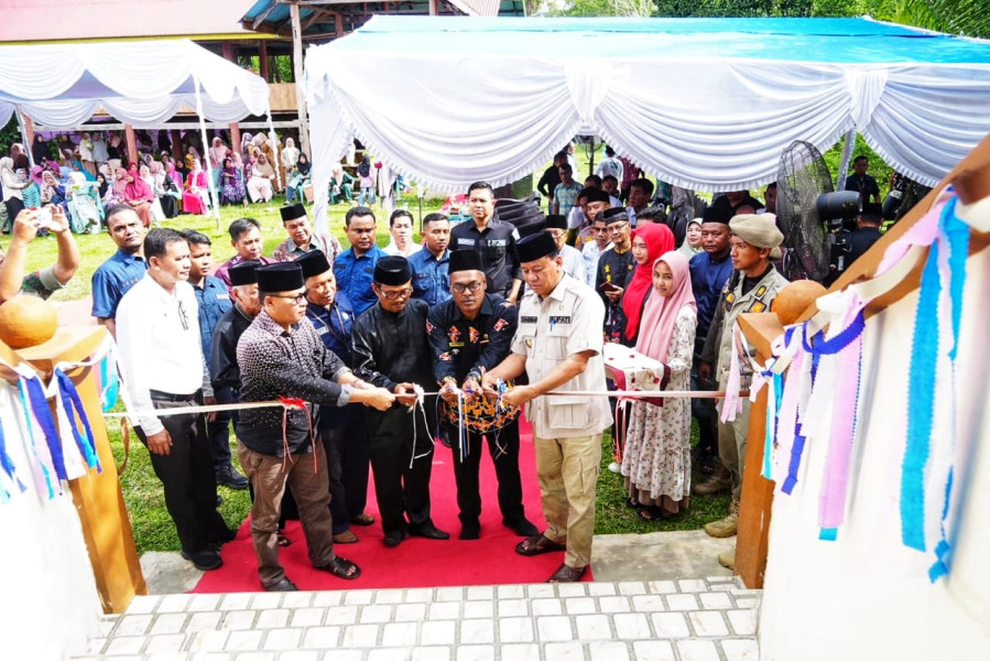 Bupati Suhardiman Hadiri Audiensi Dan Peresmian Balai Adat, Pemangku Adat Kenegrian Simandolak