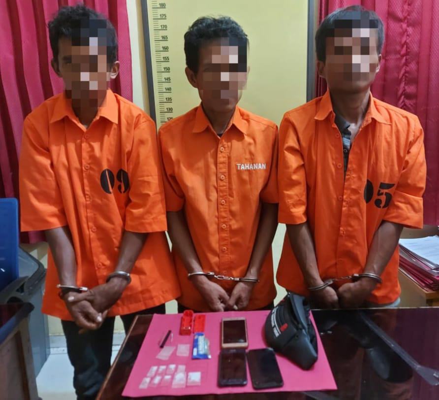 Unit Reskrim Polsek Tapung Hulu Tangkap 3 Pelaku Narkoba di Desa Talang Danto