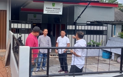Rusdi Tinjau Rumah Singgah Natuna di Batam
