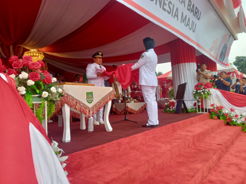 H. Sukiman Bertindak Sebagai Irup Upacara HUT RI ke 76 Tingkat Kabupaten Rohul