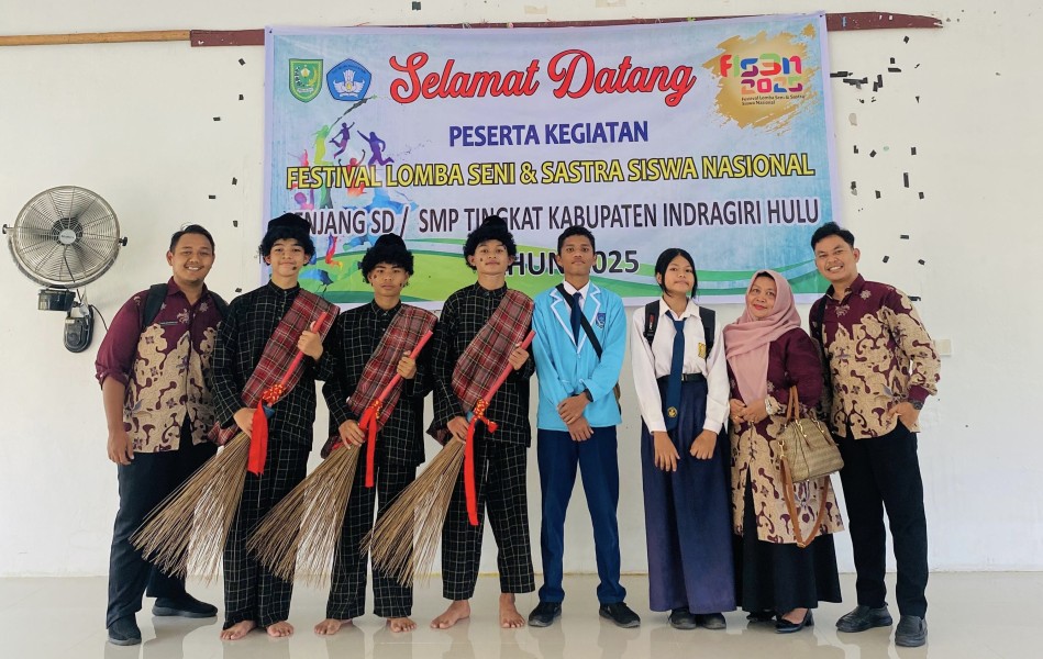 SMPN 4 Rengat Sukses Bawa Pulang Tiga Piala FLS2N Kabupaten Inhu