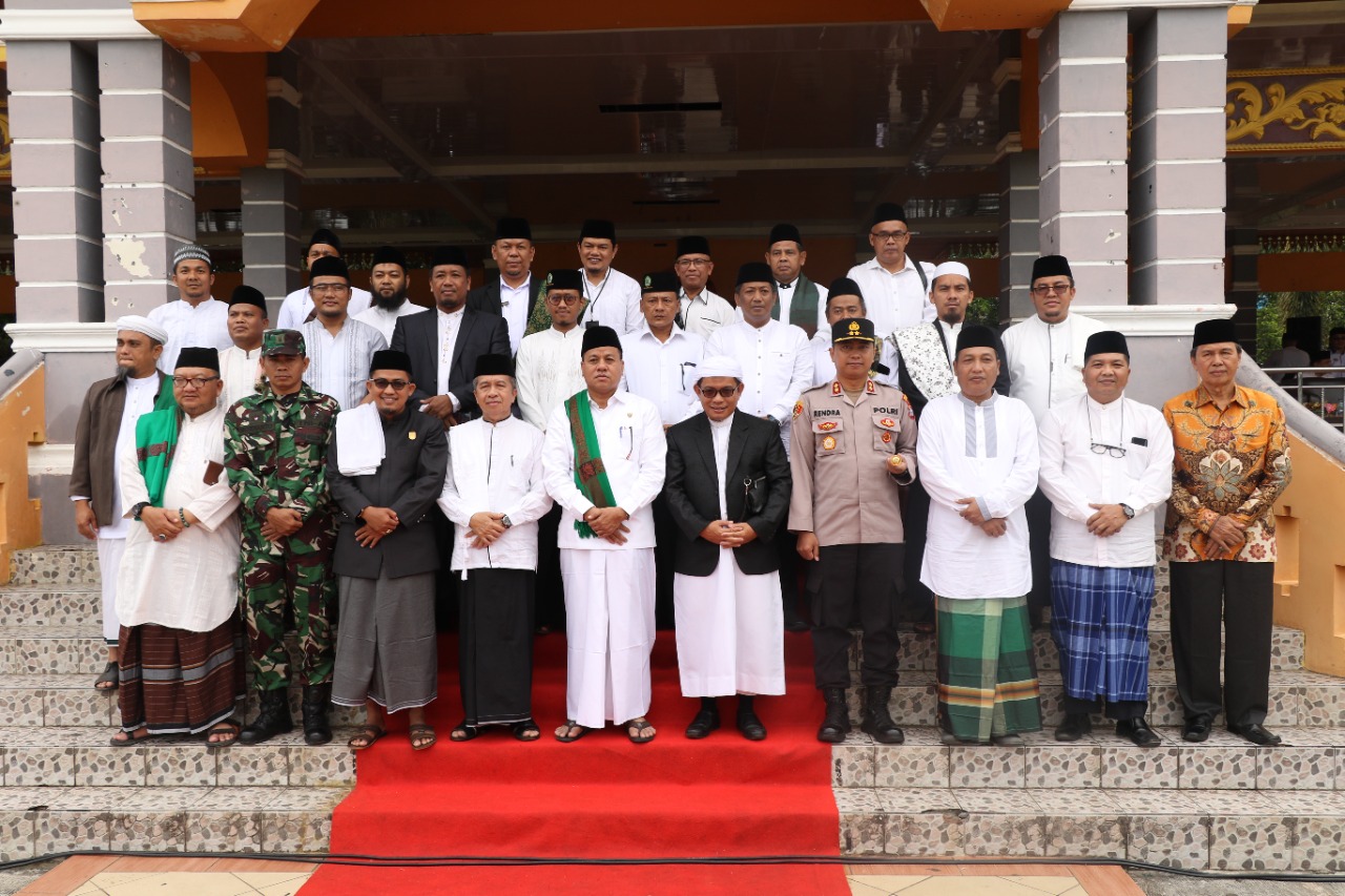 Upacara Memperingati Hari Santri Dengan Tema