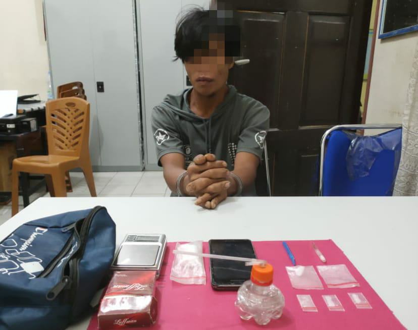 Tim Opsnal Satresnarkoba Polres Kampar Tangkap Pengedar Shabu di Desa Lipat Kain Selatan