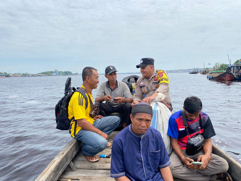 Tanpa Lelah Bhabinkamtibmas Desa Tanjung Raja BRIGADIR Ichsan Syahputra Sosialisasikan Pemilu Damai