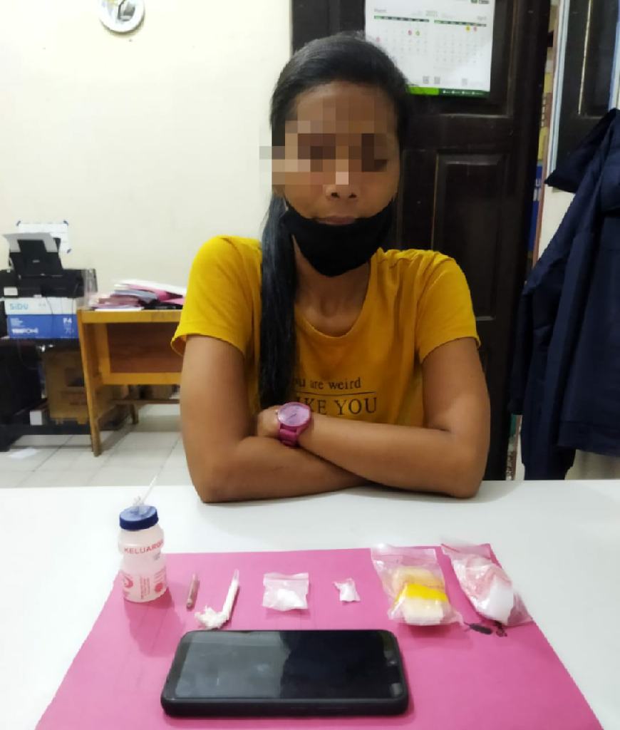 Edarkan Shabu, Seorang Wanita Warga Tambang ini Ditangkap Resnarkoba Polres Kampar