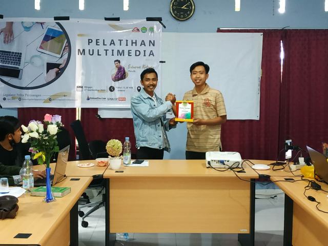 Menjadi Pemateri di Pelatihan Multimedia, Bung Sarwan Kelana Ajak Wartawan Pro Aktif