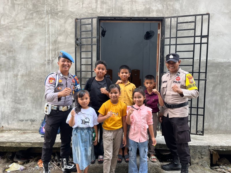 Polsek Kateman Gelar Minggu Kasih di Rumah Ibadah HKBP Sungai Guntung, Jemaat HKBP Sangat Apresiasi