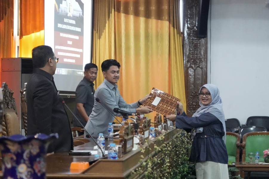 DPRD Kuantan Singingi Menggelar Paripurna Agenda Penyampaian Rekomendasi DPRD Terhadap LKPJ Bupati Kuansing Tahun Anggaran 2025