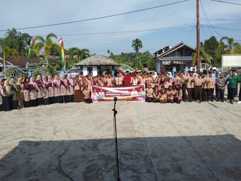 LDKT Pramuka dan OSIS Rengat 2025 Bentuk Pemimpin Muda Berkarakter