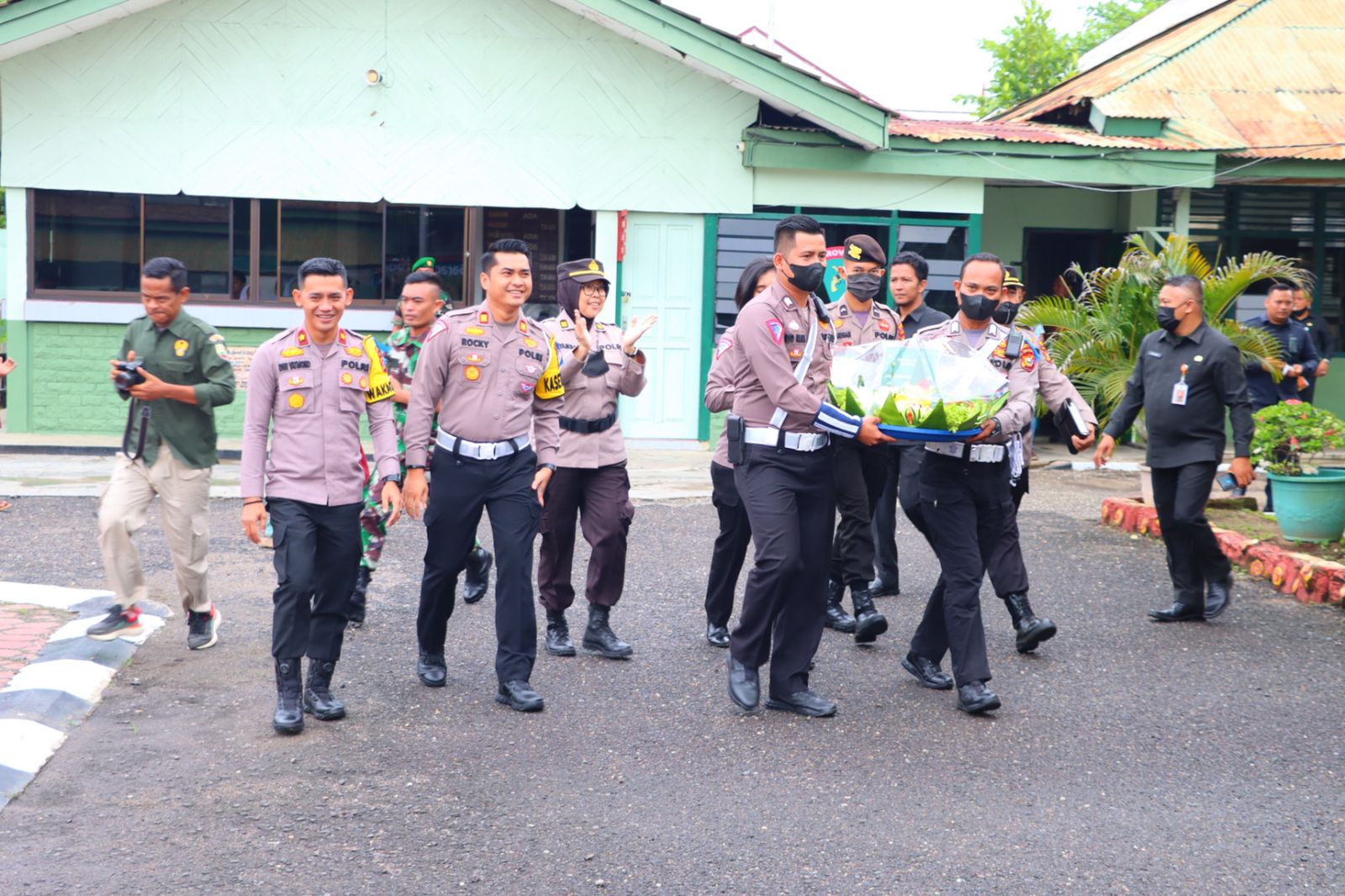 HUT TNI ke-77, Polres Inhu Berikan Surprise Pada Dandim 0302 Inhu