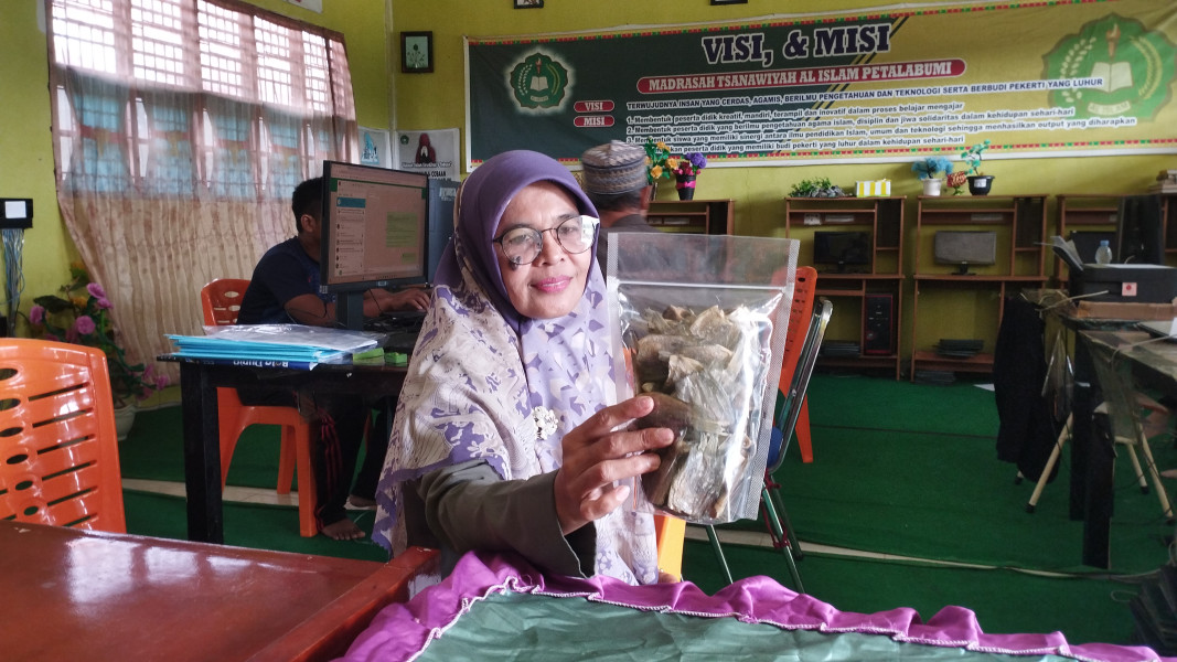 Jualan Ikan Asin Buatan Sendiri, Untuk Tambahan Penghasilan