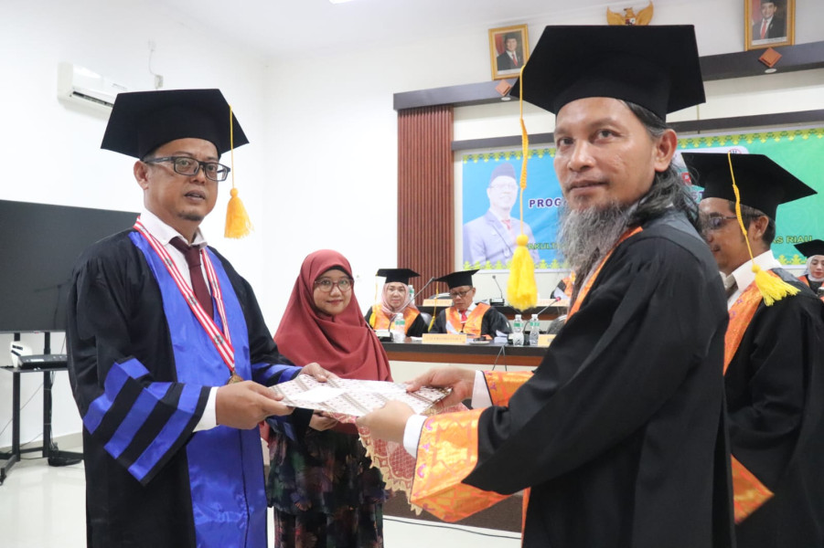 Bupati Rohul Ucapkan Selamat Kepada Rudy Fadrial Atas Keberhasilan Sidang Promosi Doktor di Universitas Riau