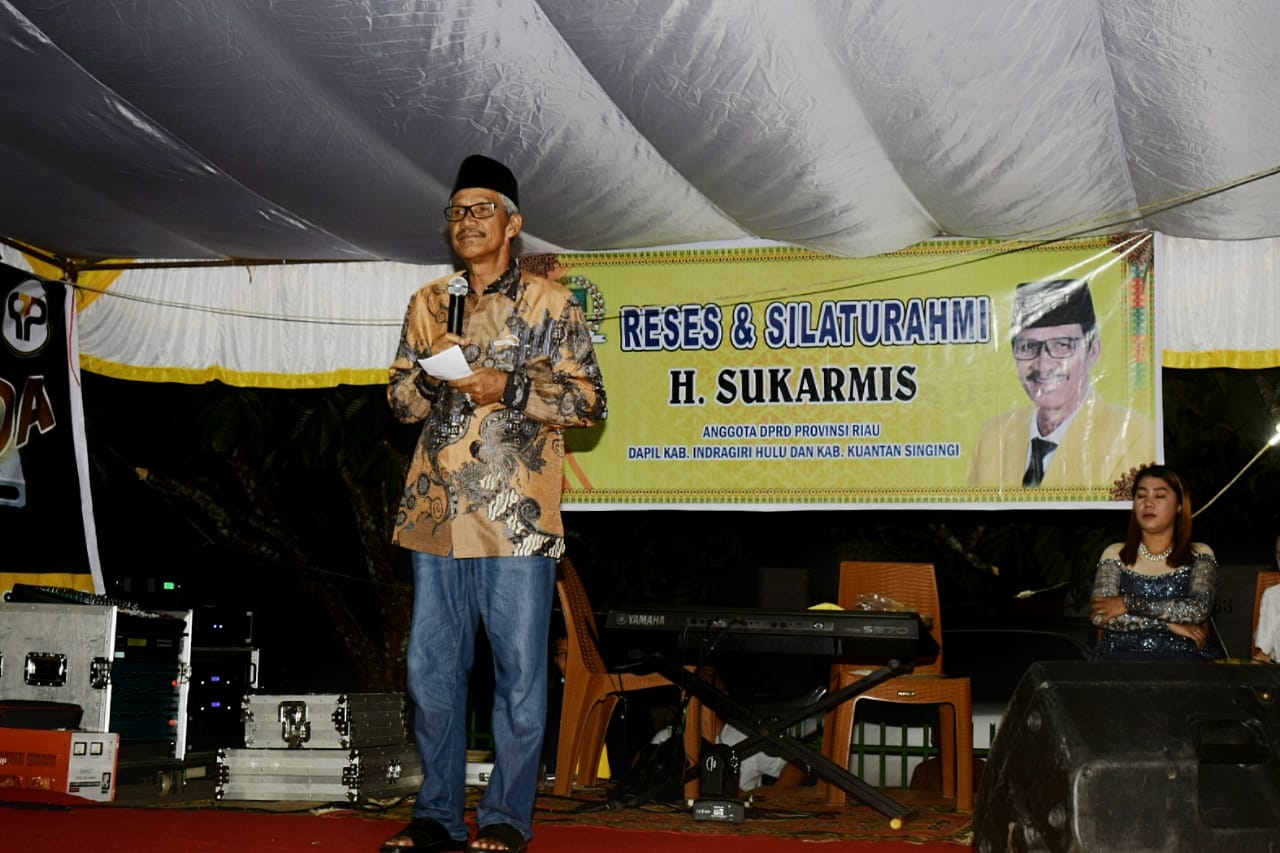 Anggota DPRD Riau, H. Sukarmis Menerima Aspirasi  Kepala Desa Pulau Aro  pada RESES di Kuansing